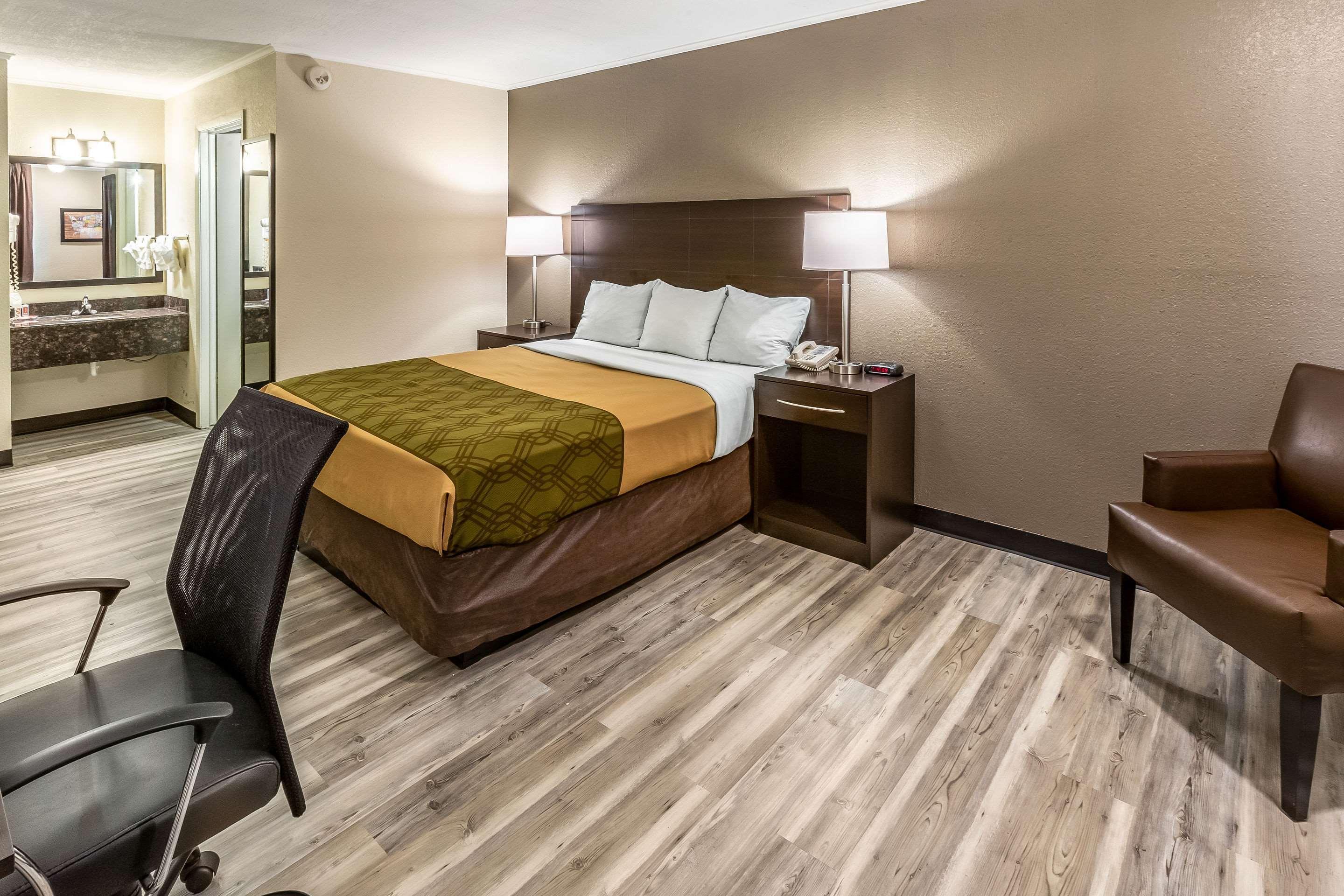 Econo Lodge Inn & Suites Newton Eksteriør bilde