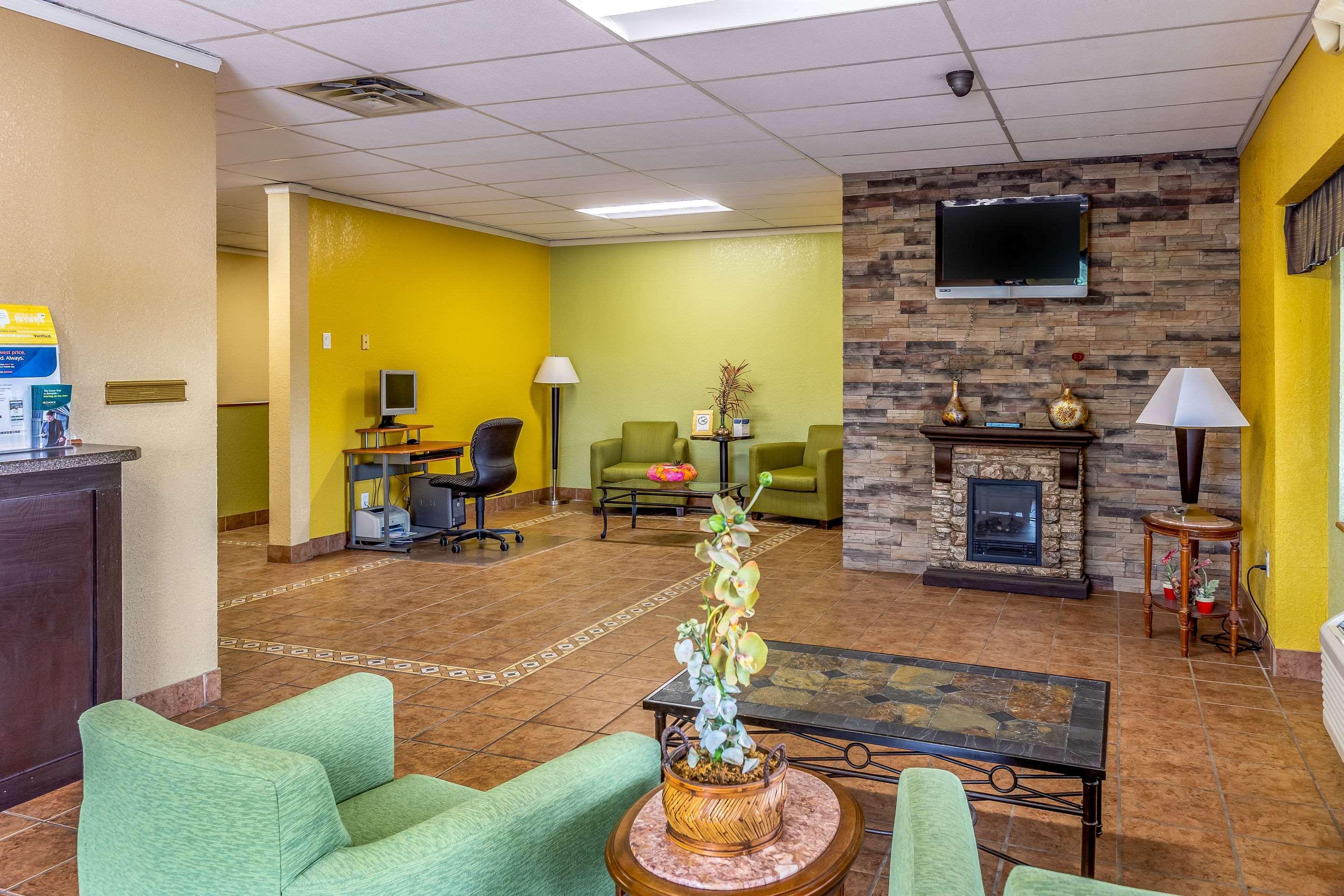 Econo Lodge Inn & Suites Newton Eksteriør bilde