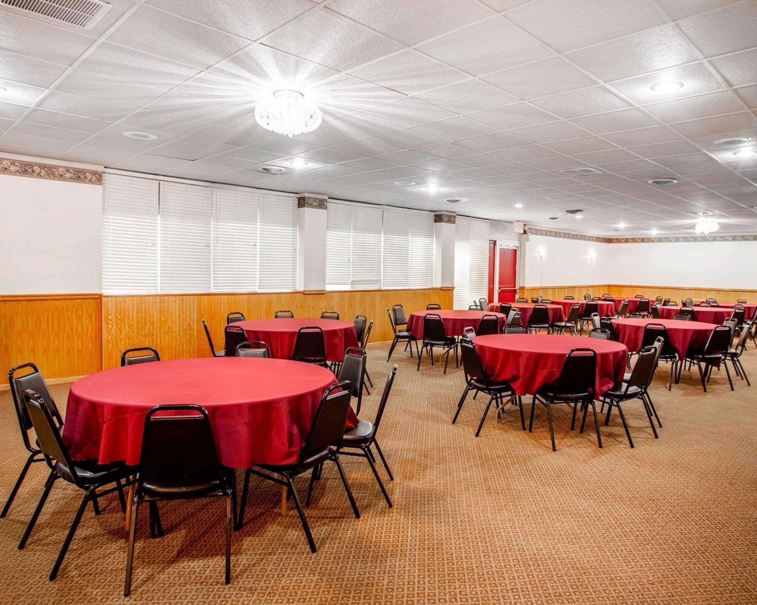 Econo Lodge Inn & Suites Newton Eksteriør bilde