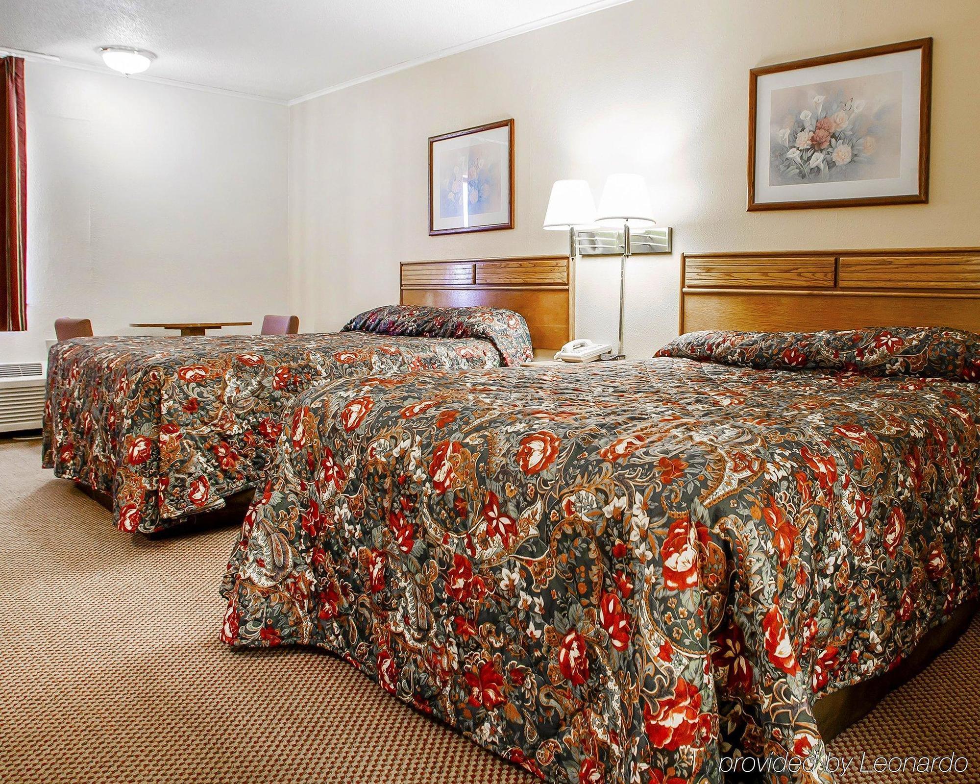 Econo Lodge Inn & Suites Newton Eksteriør bilde