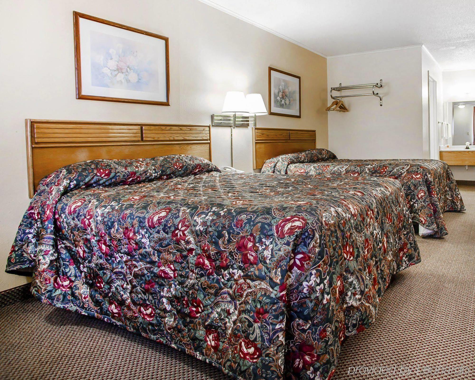 Econo Lodge Inn & Suites Newton Eksteriør bilde