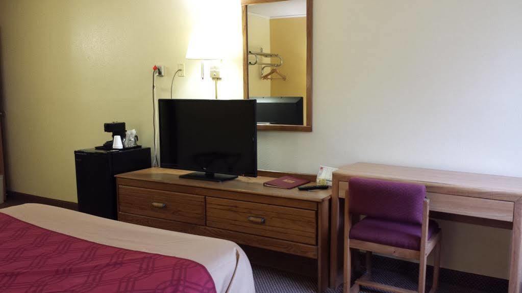 Econo Lodge Inn & Suites Newton Eksteriør bilde